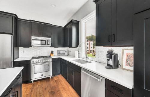 Luxury and Spacious Home with Private Garage and Fire Pit - Foto 10