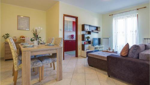 Two-Bedroom Apartment In Porec - Foto 2