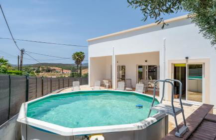 Bright 3BDR House with Pool by Lovelystay - Foto 1