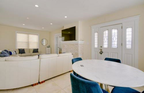 Steps to Boardwalk Group Getaway in Ventnor City - Foto 6