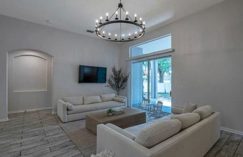 Large 5 bd home close to Beaches - Photo 28