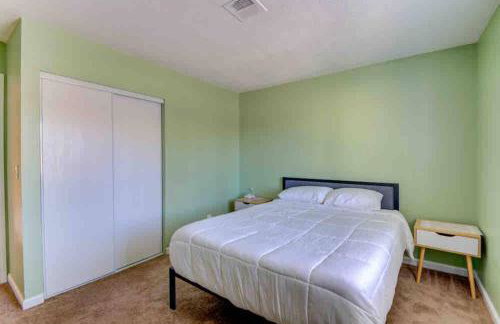 Arcade game room, 2 king beds, ev chargers - Foto 46