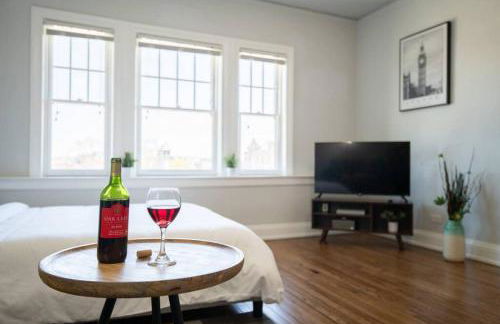 CITY VIBES - Modern Suite in the heart of Downtown - Foto 13