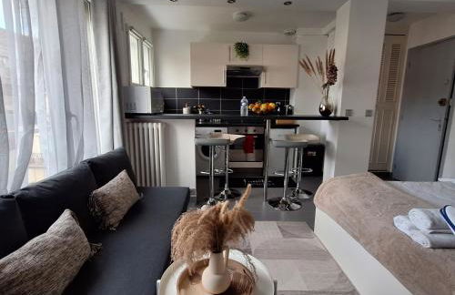 Carnet2voyages Suresnes - Proche Paris, La Défense - Foto 8