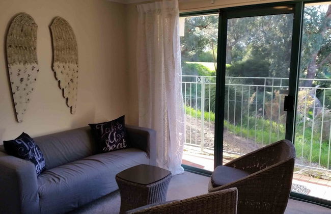 Joondalup Golf Retreat - Photo 12