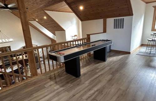 Luxe Hot Springs Cabin w/Pond and Game Room! - Foto 27