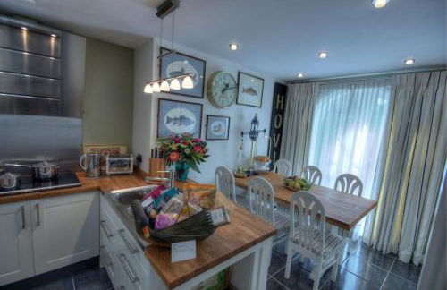 Beautiful period cottage, exceptional riverside location in the heart of Chester - Photo 20