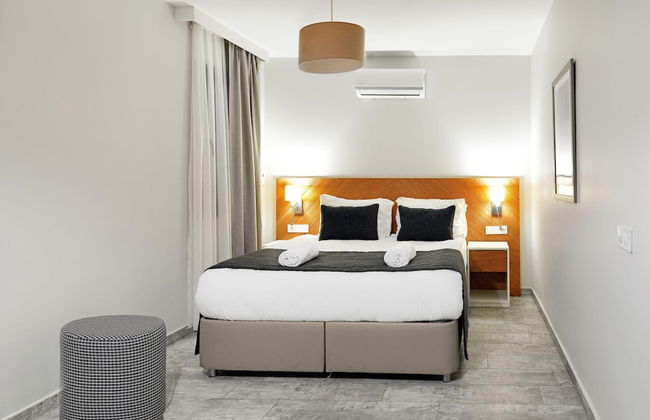 Dorman Suites Hotel - Photo 10