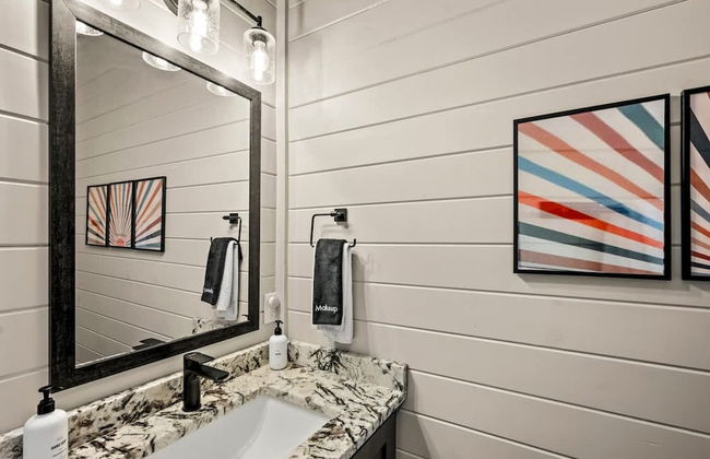 NEW Lake View Indoor Pool Sleeps 14 Hot Tub - Foto 39