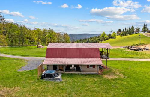 Rustic Barn Retreat w Hot Tub Game Room & FirePit - Photo 80