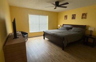 Sunny Orlando Oasis - Cozy 2 Bedroom house near Disney - Foto 1