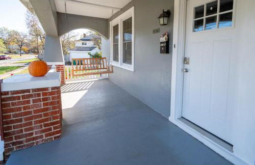 Contemporary 3-Bedroom Home with Balcony in RVA - Foto 40