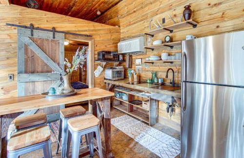 Walk to Main Street! Mtn-View Getaway in Pioche - Foto 3