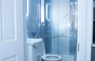 Harrow Luxury flat With free parking. - Photo 12