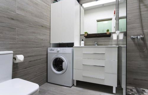 Modern Oasis with Sun & Style 3 Pools AC WiFi - Photo 11