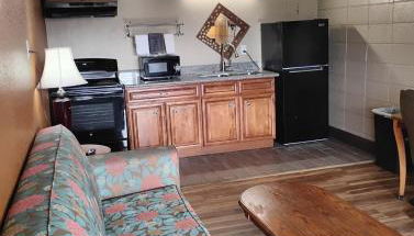 Gated 1 King Bedroom 1 Bath Apt with Full Kitchen 131 - Foto 2