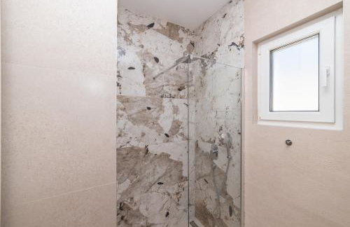 Familiy Villa Navis with heated pool - Photo 105