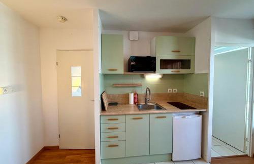 Y&E - Gare SNCF - Cité Congrès - Centre - Parking - Foto 8