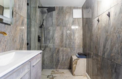 Hillside Home with Outdoor Oasis and Pool - Foto 16