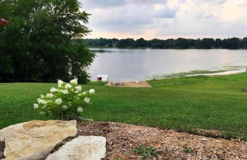 Secluded Lake Retreat - Private Beach, Pier & Fire Pit - Photo 18