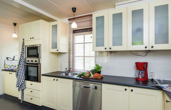 Rendeux Villa With Garden - Photo 12