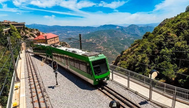 Excursión a Montserrat con tren cremallera - Foto 4