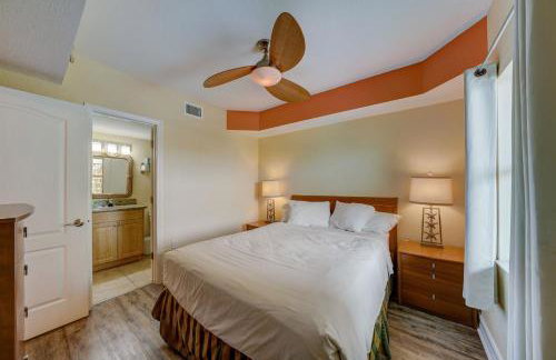 Spacious 2BR Oasis Steps to Treasure Island Beach - Foto 24