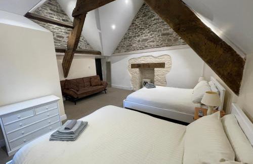 Large Historic Farmhouse in Rhondda Valley Perfect for Groups with Hot Tub - Foto 23