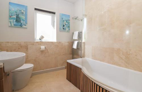 Johns Cottage - Photo 24