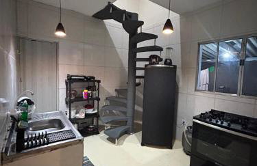 Casa com ar condicionado e churrasqueira próx Praia - Foto 4