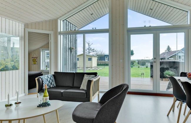 "Sighfrith" - 150m from the sea - Photo 27