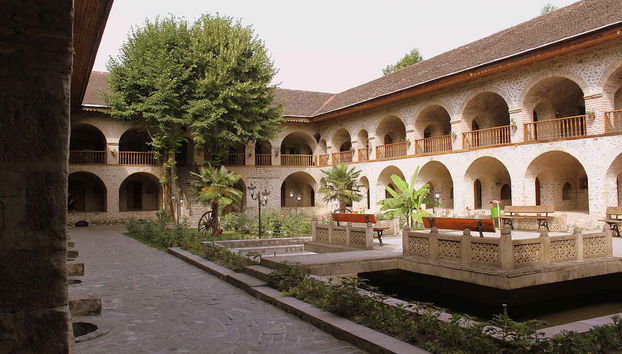 Patio interior del Caravasar