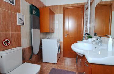 Up on the hill - Foto 38