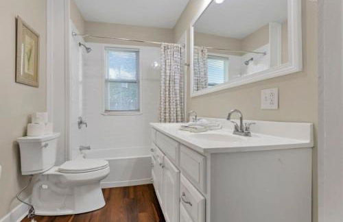 Housepitality - Harrison Mansion - Great Location - Photo 24