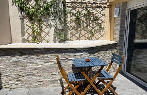 Suite en dépendance avec terrasse et entrée privée Marseille - Photo 5