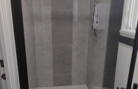 Leeson House in Harborne, Birmingham near Botanical Gardens, Queen Elizabeth Hospital, Birmingham University, Utilita Arena, Edgbaston Cricket Ground, Cadbury World and the Midland Art Centre, with free parking - Photo 28