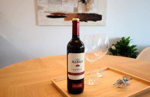 Sea View Apartment Near The Beach - Photo 23