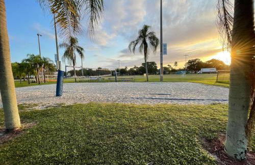 Luxury Home with Heated Pool close to beaches - Foto 27