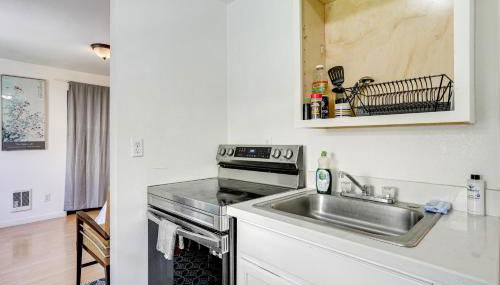 5 Mi to Dtwn Oakland Studio with Shared Patio - Photo 4