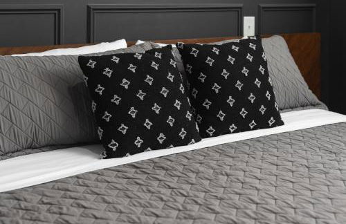 Condo with Free Parking, 3 mi Downtown & Stadium, by Coffee - Foto 38