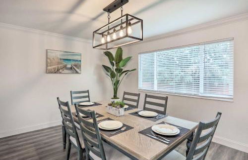 Relax Fireside and Play Pool! Home 4 Mi to Dtwn Reno - Foto 9