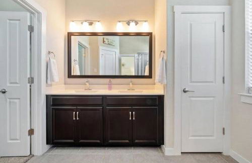 NEW! The Courtland, 2 Car Garage - Foto 37