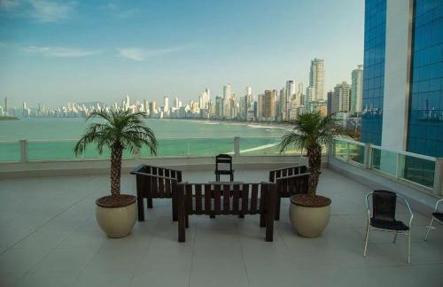 Para casais, prédio beira mar, em frente à Roda Gigante - Foto 18