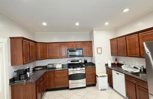 Quantico 3 BR SFH King Beds Game Room Walk to Train Station - Foto 12