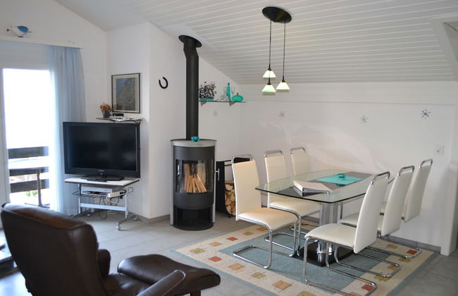 Two-bedroom Apartment for 4-5 Guests With Lake and Mountain Views - Foto 8