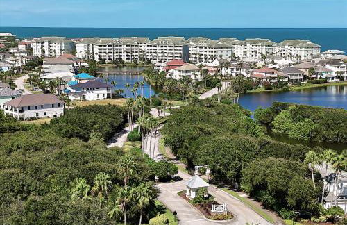 Oceanfront Condo with Resort Pools - Foto 41