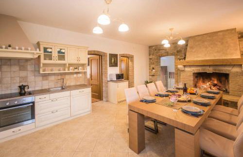 Gorgeous Pool Villa with a fenced garden - Photo 28