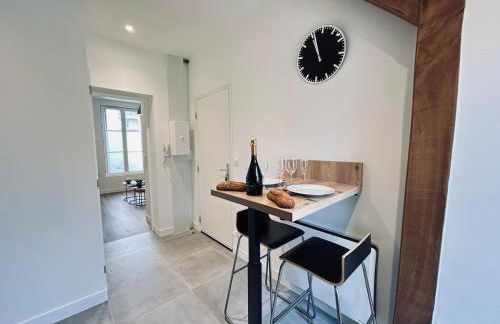 1 Vasnier F1 avec terrasse proche caves et science po - Foto 21