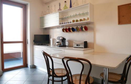 GuestHost - Raffaella splendido bilo x4 - Photo 9