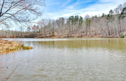 Waterfront Seneca Cabin about 4 Mi to Boat Launch! - Foto 32